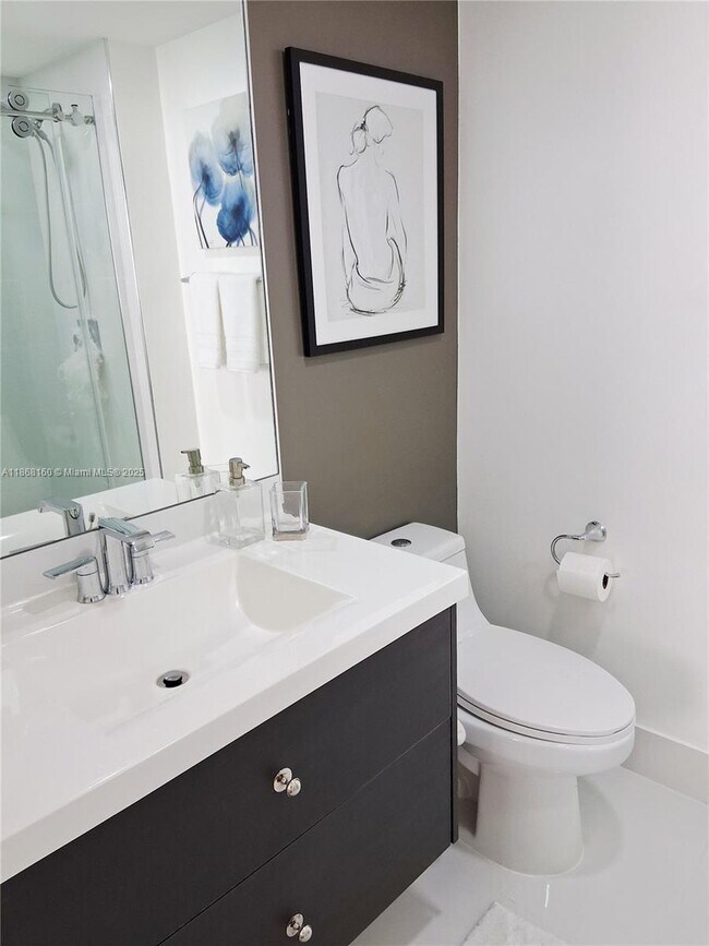 Building Photo - 7827 Sanibel Dr