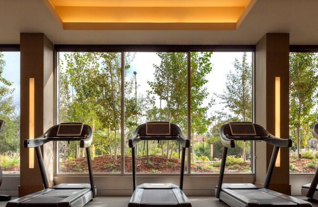 Building Photo - 375 Logan St