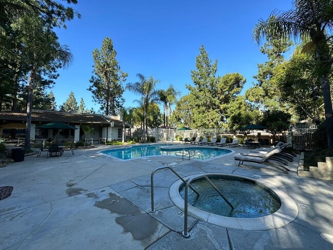 Building Photo - 2 BEDROOM HOME FOR LEASING IN Diamond Bar