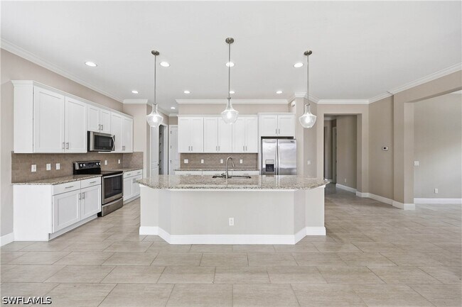 Building Photo - 4722 Formosa Dr