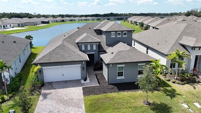 Building Photo - 5559 Trevesta Pl