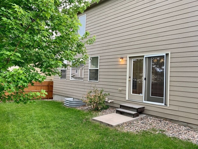 Building Photo - Beautiful Stetson Hills 3 Bedroom