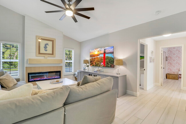 Building Photo - 15866 Alexander Run