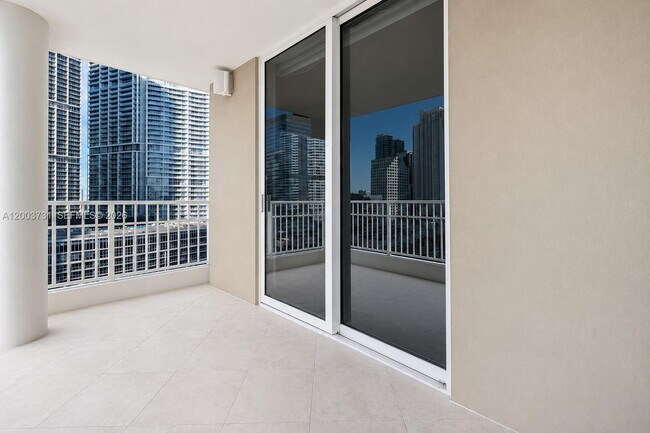 Building Photo - 701 Brickell Key Blvd