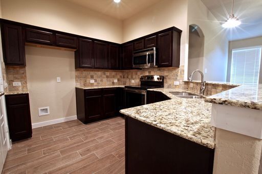 Building Photo - AVAILABLE NOW! Beautiful 3 Bedroom Luxury Townhome, Kyle, Texas!