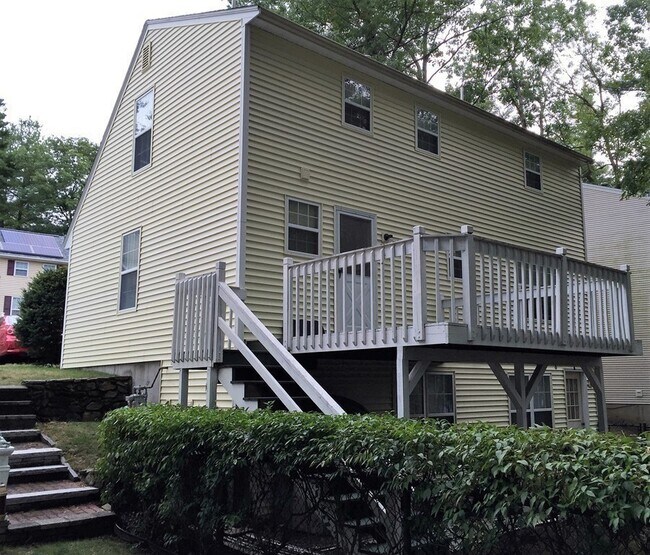 Building Photo - 14 Arcadia Cir