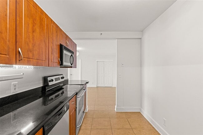 Building Photo - 401 69th St