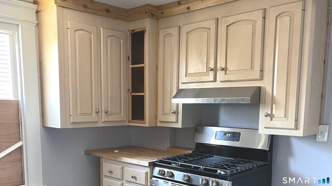 Building Photo - 65 Chambers St