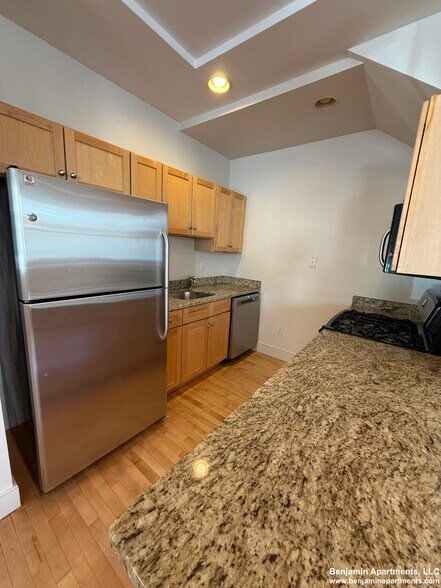 Building Photo - 108 2nd St