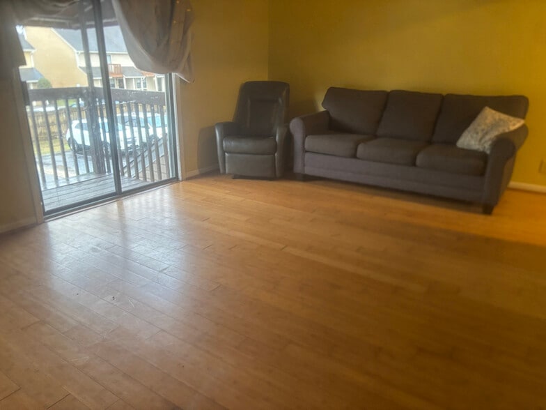 Building Photo - 755 Burcale Rd