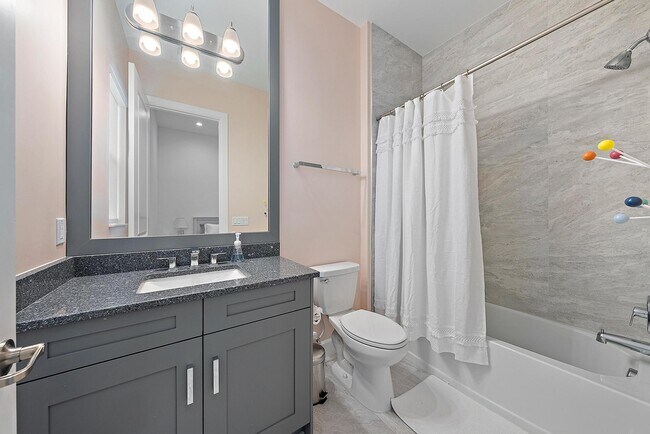 Building Photo - 8270 SE Pennock Trail