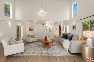 Building Photo - 5216 Sale Ave