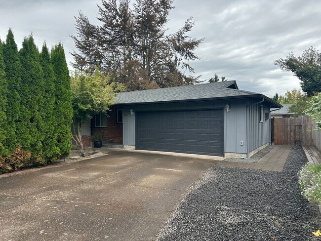 Primary Photo - Beautiful 3 bedroom 2 bath house in Thurston!
