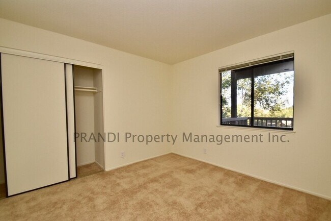 Building Photo - 920 Arlene Way