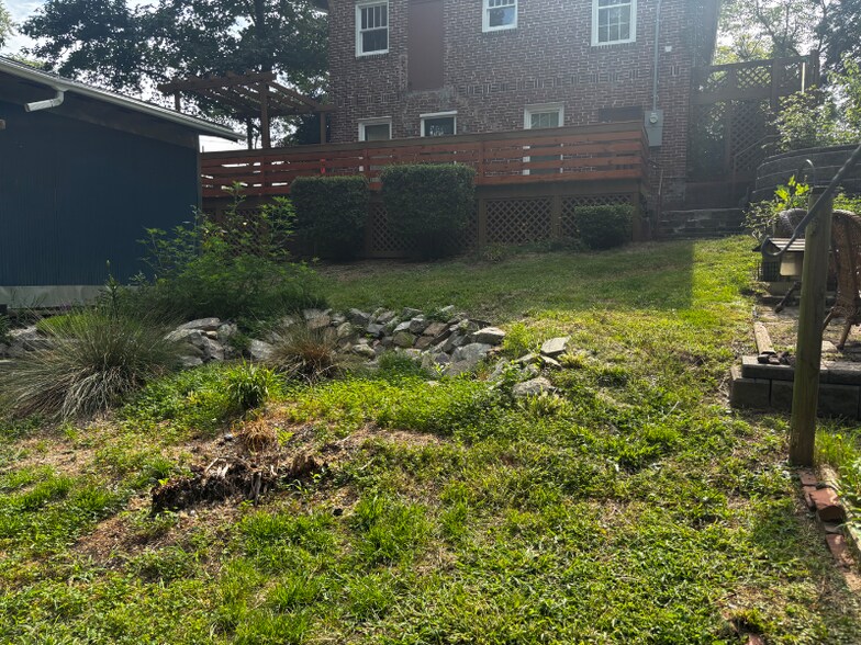 Building Photo - 201 Woodside Ave