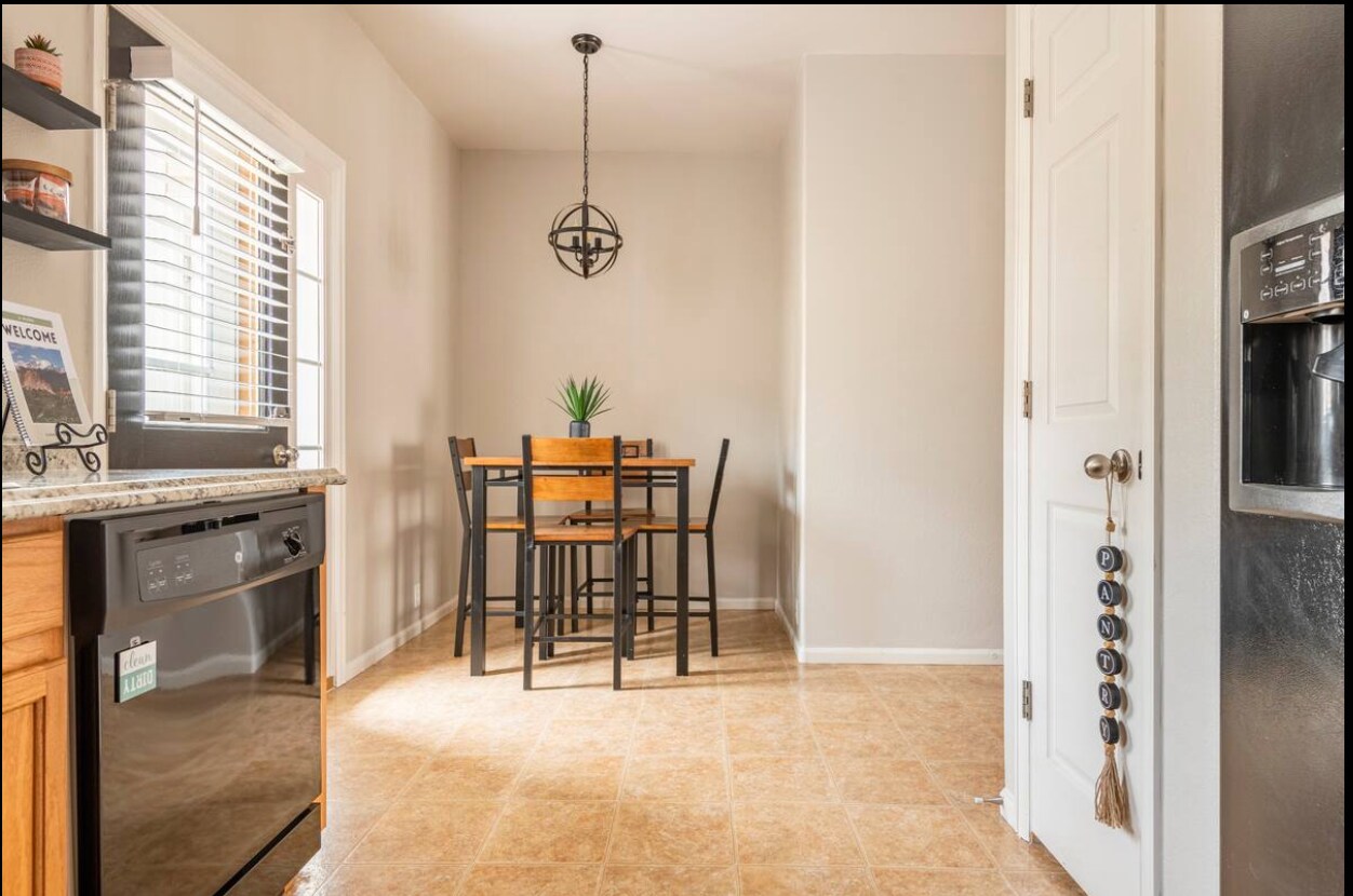 Building Photo - 2073 Squawbush Ridge Grv