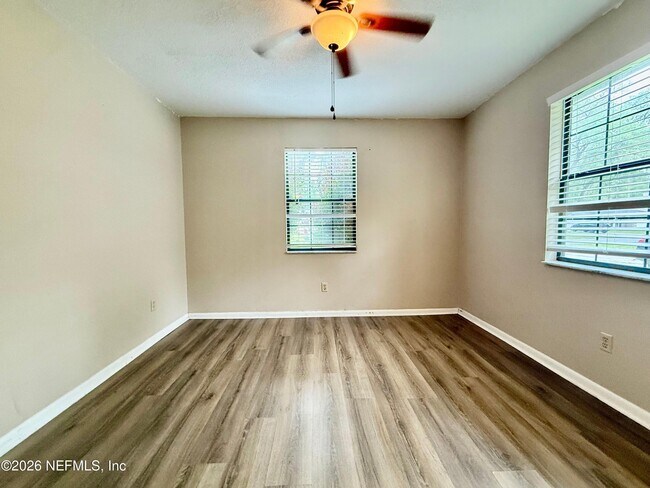 Building Photo - 4949 Azure St