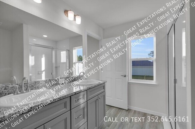 Building Photo - 678 Walkertown Dr