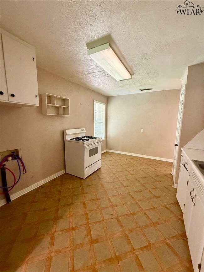Building Photo - 4354 Cunningham Dr