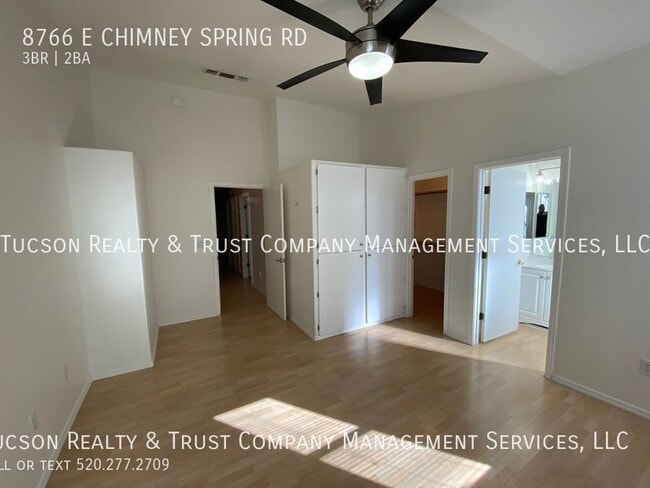 Building Photo - 8766 E Chimney Spring Dr