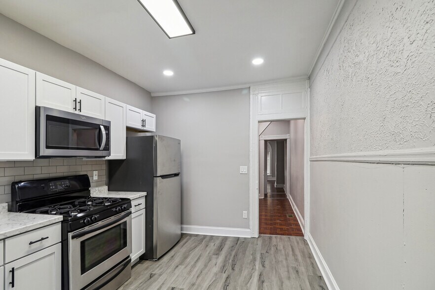 Building Photo - 2128 Hollins St