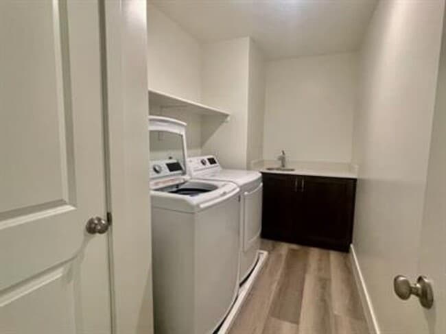 Building Photo - Beautiful 4-Bedroom Modern Home in St. George