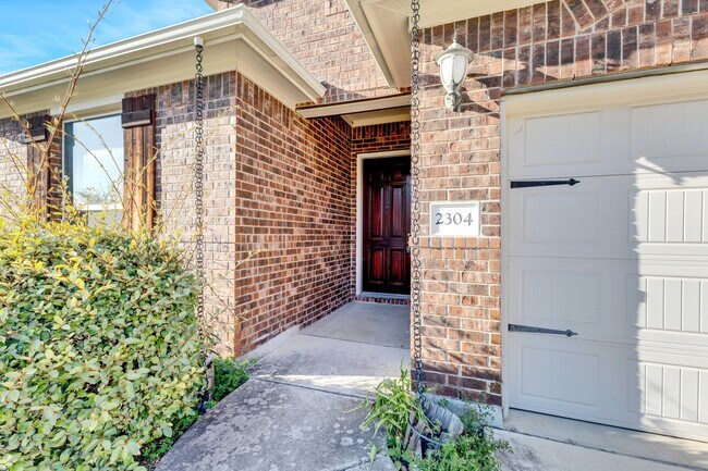 Building Photo - 2304 Abilene Ln