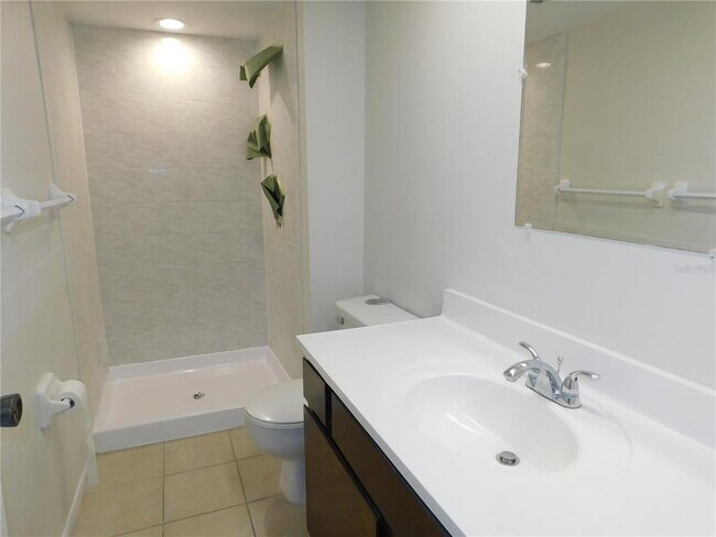 Building Photo - 510 Meadow Ln