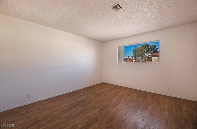 Building Photo - 5278 S Maryland Pkwy