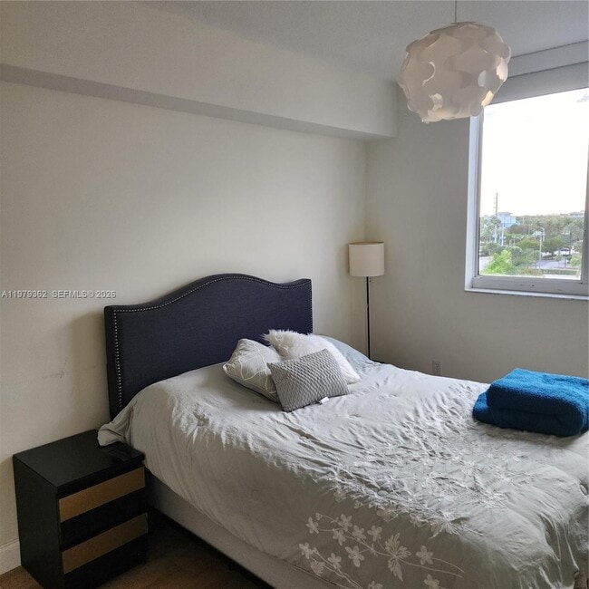 Building Photo - 2775 NE 187th St