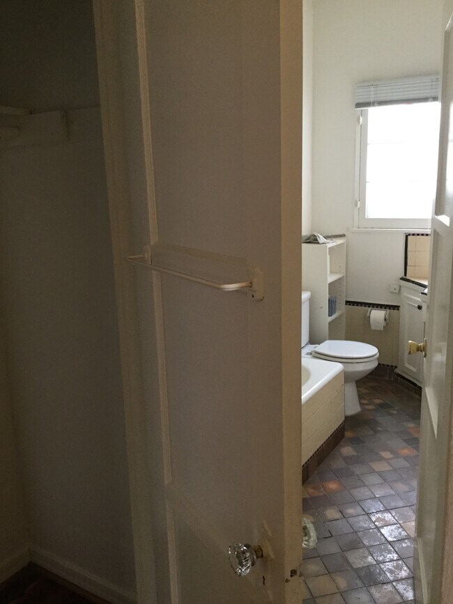 Bathroom - 8372 Blackburn Ave