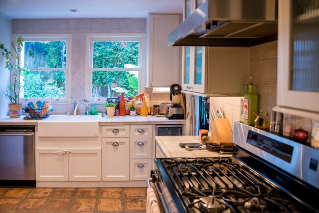 Building Photo - 6957 Camrose Dr