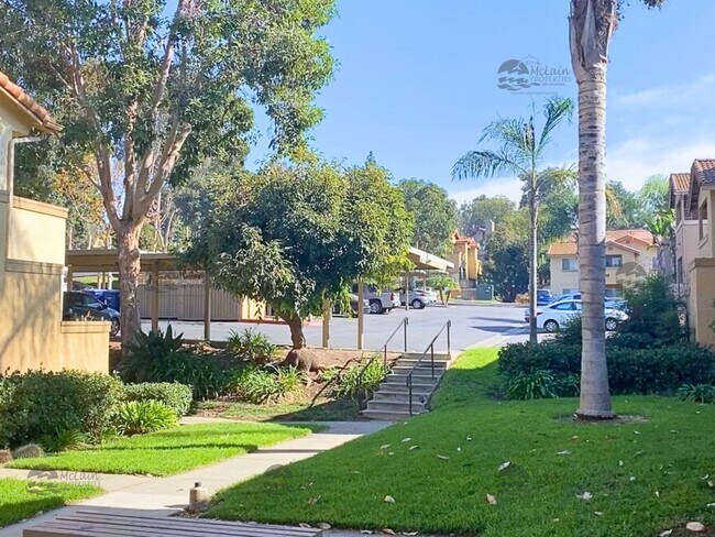 Building Photo - Second Story 2 Bd/2Ba Townhouse in San Marcos
