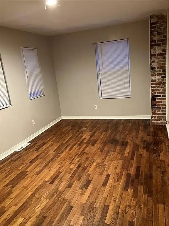 Building Photo - 828 Barnett Ave