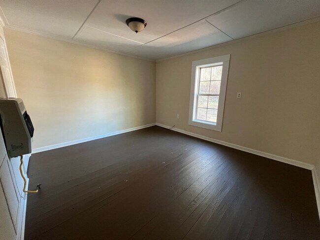 Building Photo - HOGANSVILLE 331 Corinth Rd