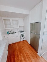 Building Photo - 835 Westmount Dr