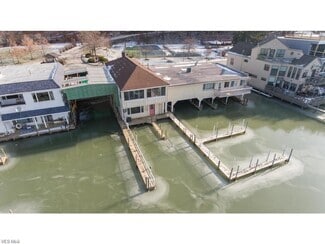 Building Photo - 852 Beach Rd
