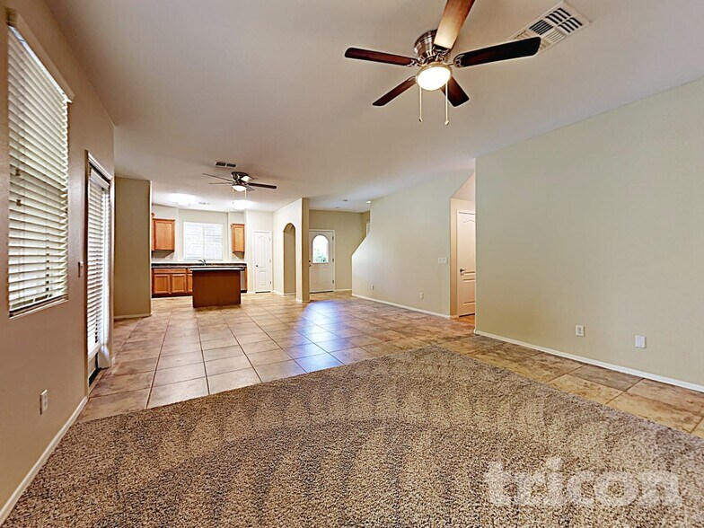 Building Photo - 4376 E Selena Dr