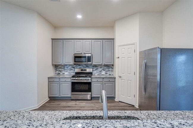 Building Photo - 740 Dark Horse Ln