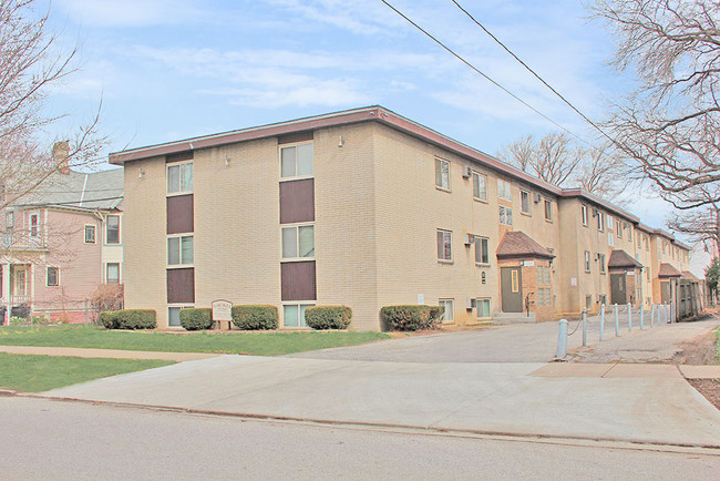 Primary Photo - Laurel Manor Apartments