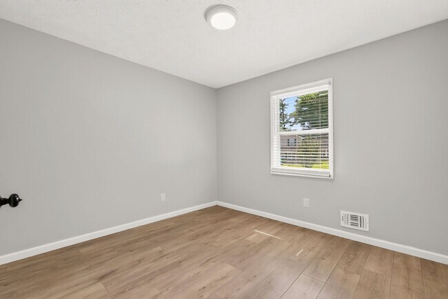 Building Photo - 2136 Sara Ashley Way