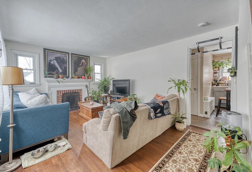 Building Photo - 291 Mansfield Ave