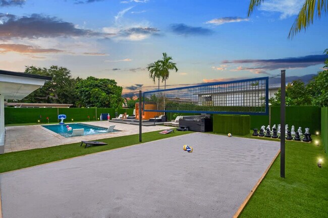 Building Photo - 1255 NE 199th St