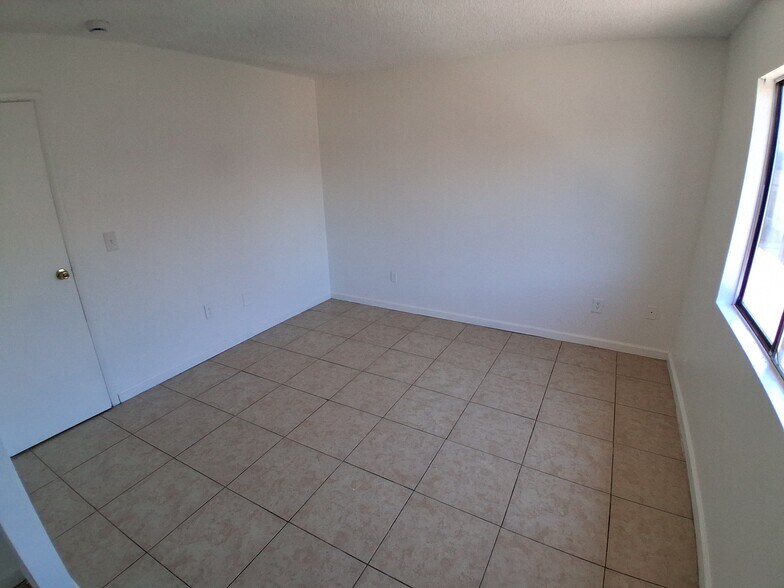 Building Photo - 2841 Wheelwright Dr
