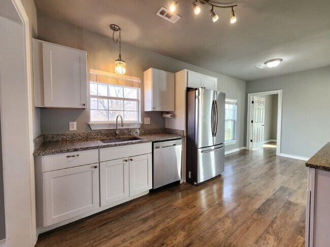 Building Photo - 7642 SW Regional Airport Blvd