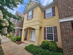 Building Photo - townhouse