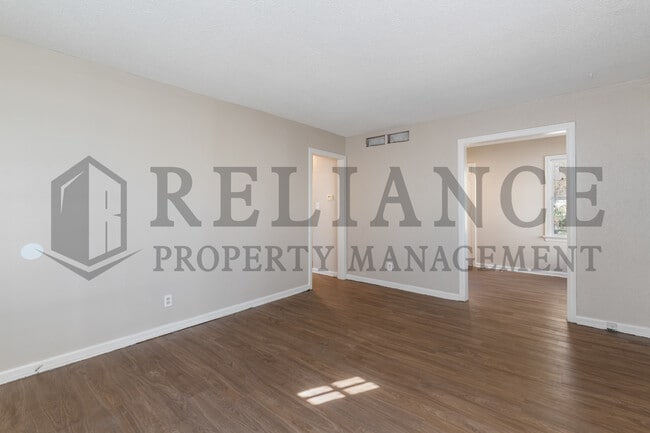 Building Photo - 2640 E Grail St