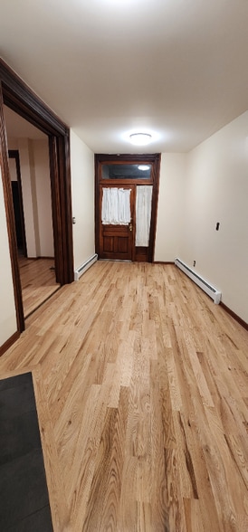 Building Photo - 33 Willow Ave