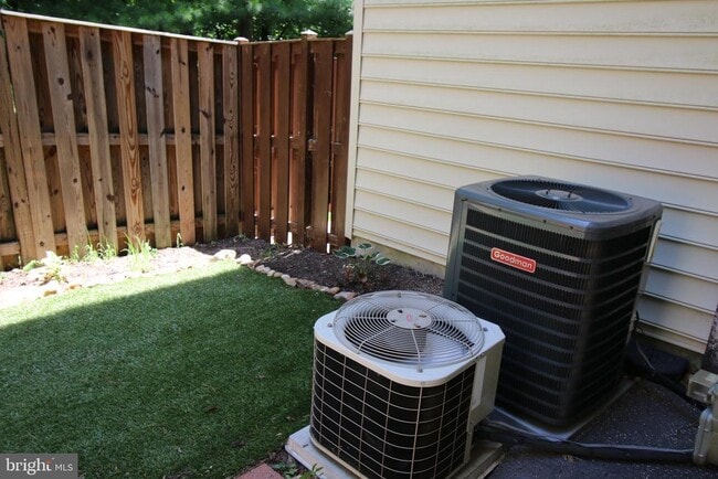 Building Photo - 8316 Dockray Ct