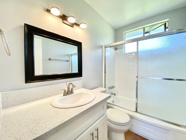 Building Photo - 7731 Romaine St